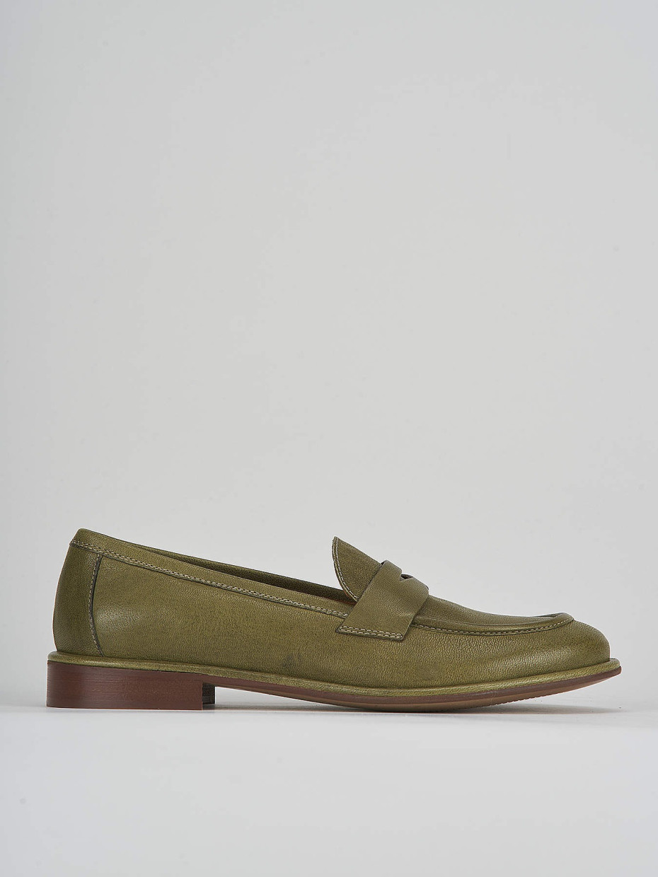 Loafers heel 2 cm green leather