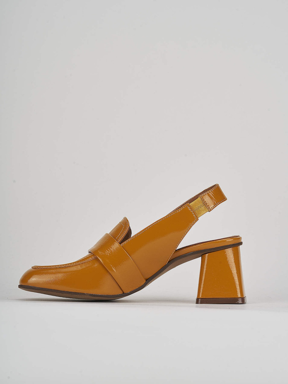 Décolleté e slingback tacco 6cm vernice giallo