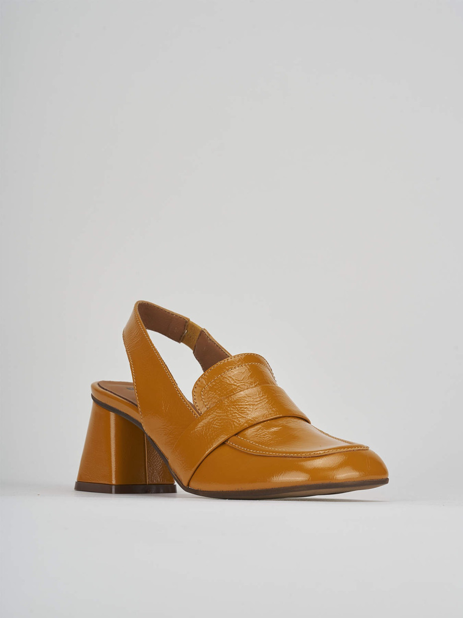 Décolleté e slingback tacco 6cm vernice giallo
