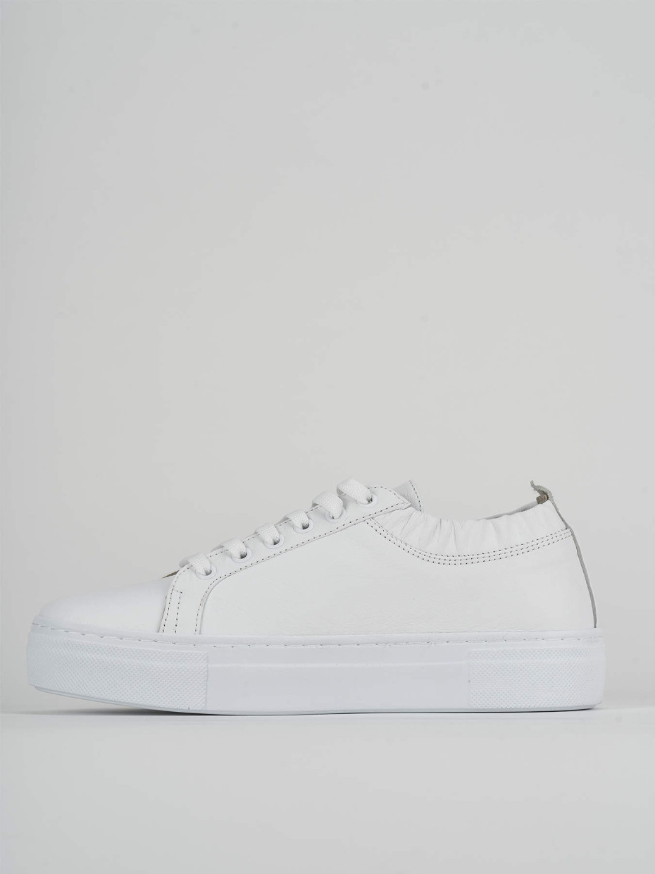 Sneakers white leather