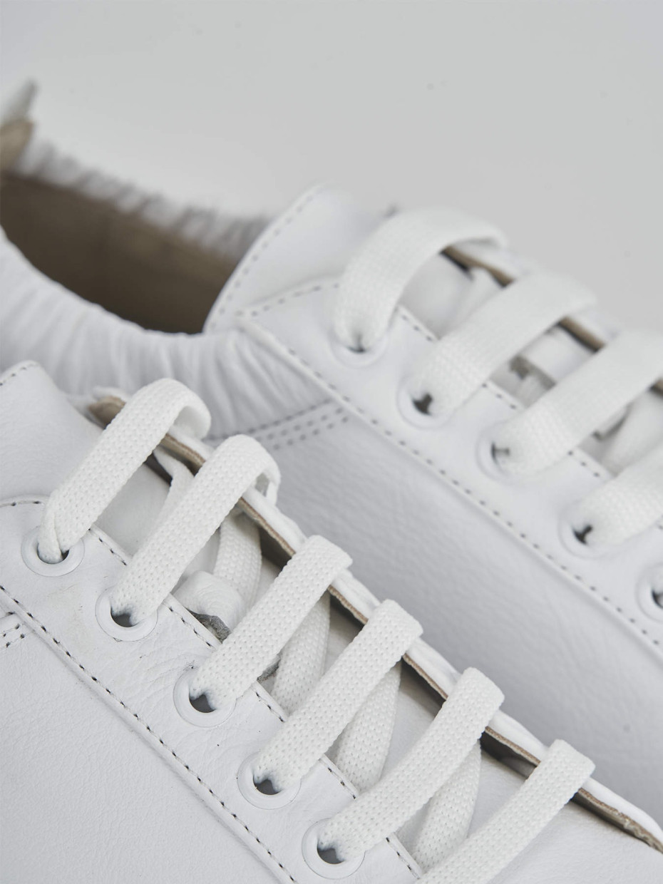 Sneakers white leather