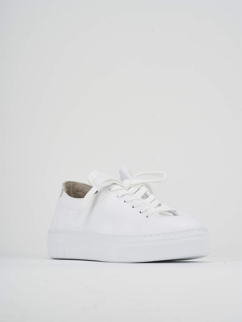 Sneakers white leather