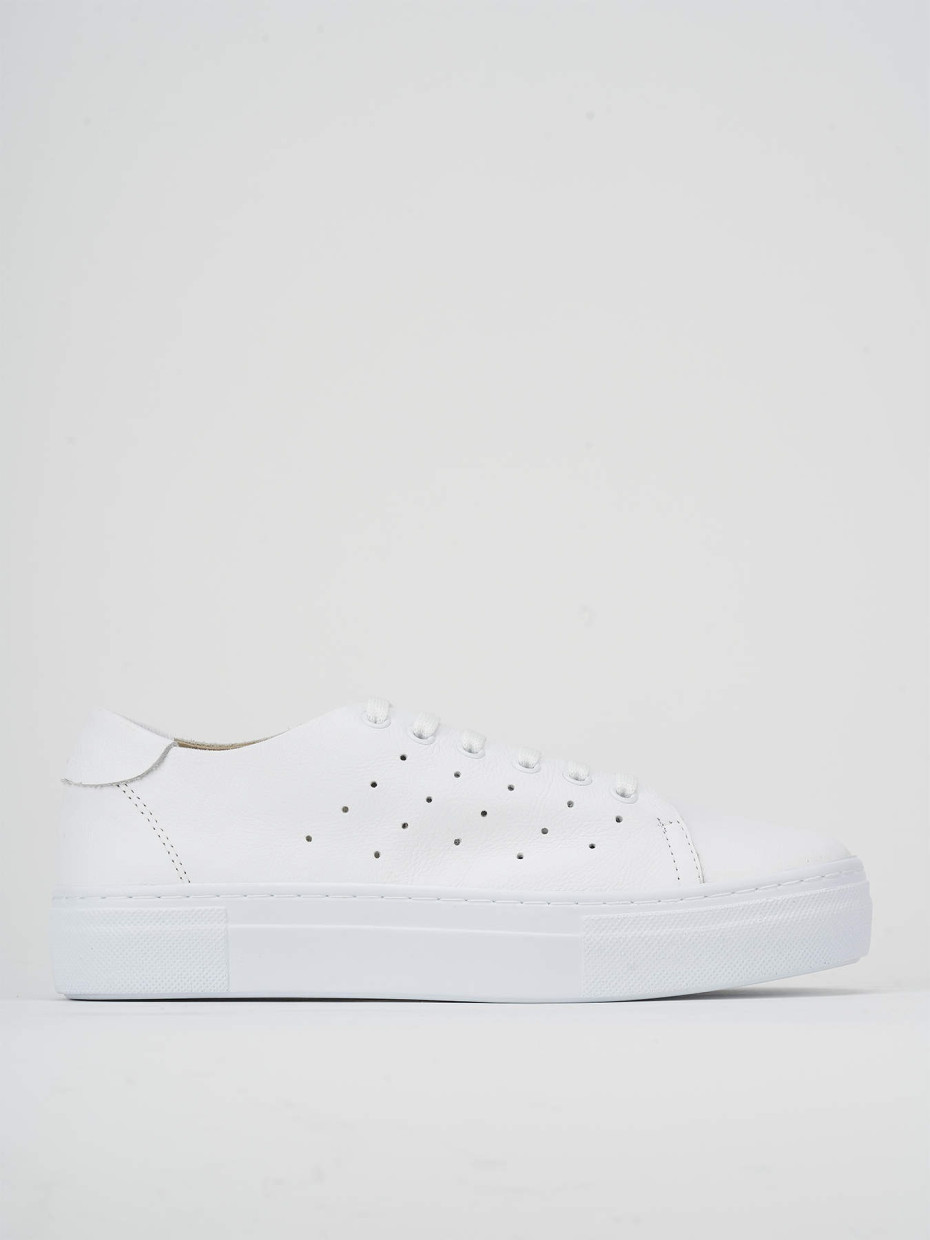 Sneakers white leather