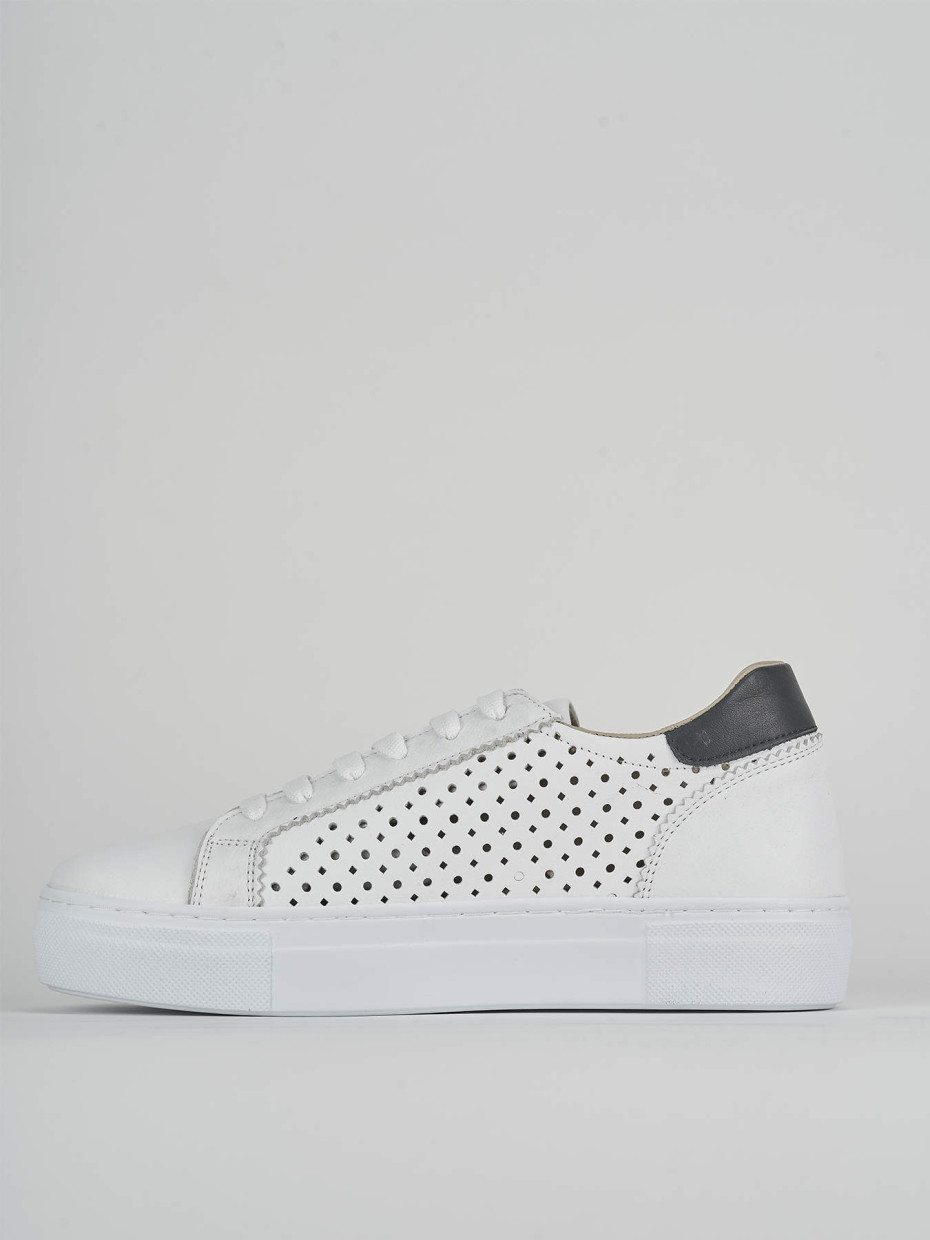 Sneakers white leather