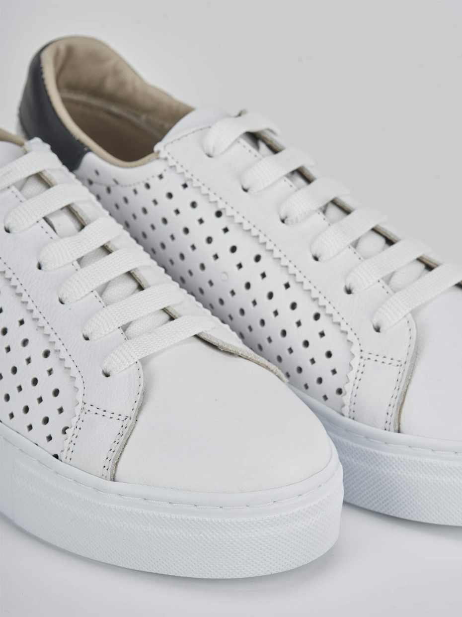 Sneakers white leather