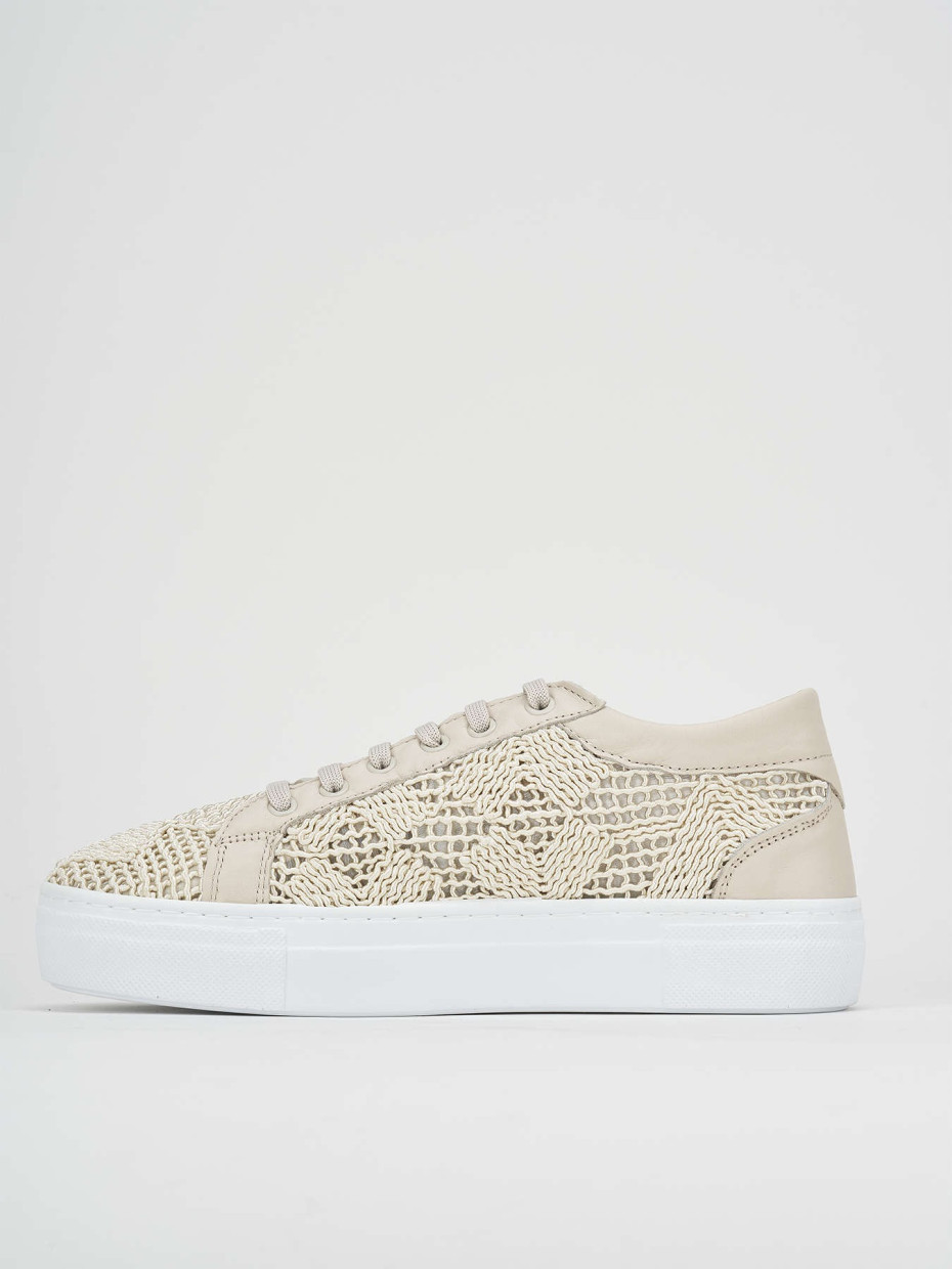 Sneakers beige leather