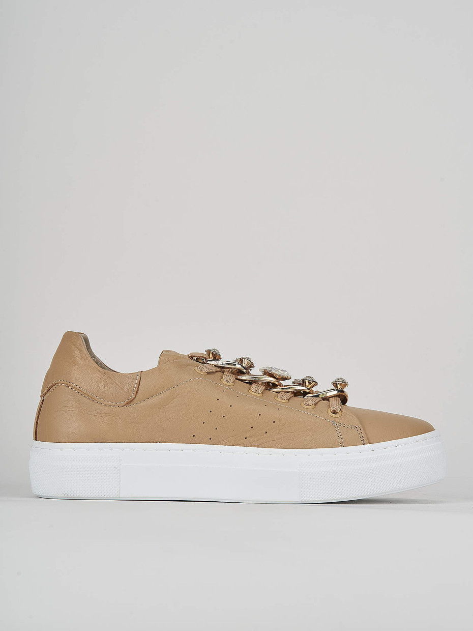 Sneakers brown leather