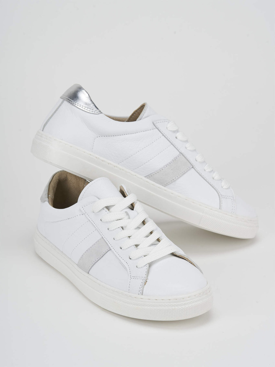 Sneakers white leather