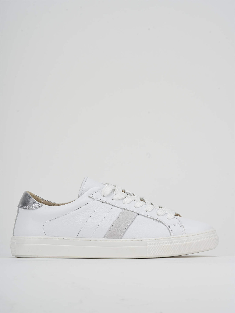 Sneakers white leather