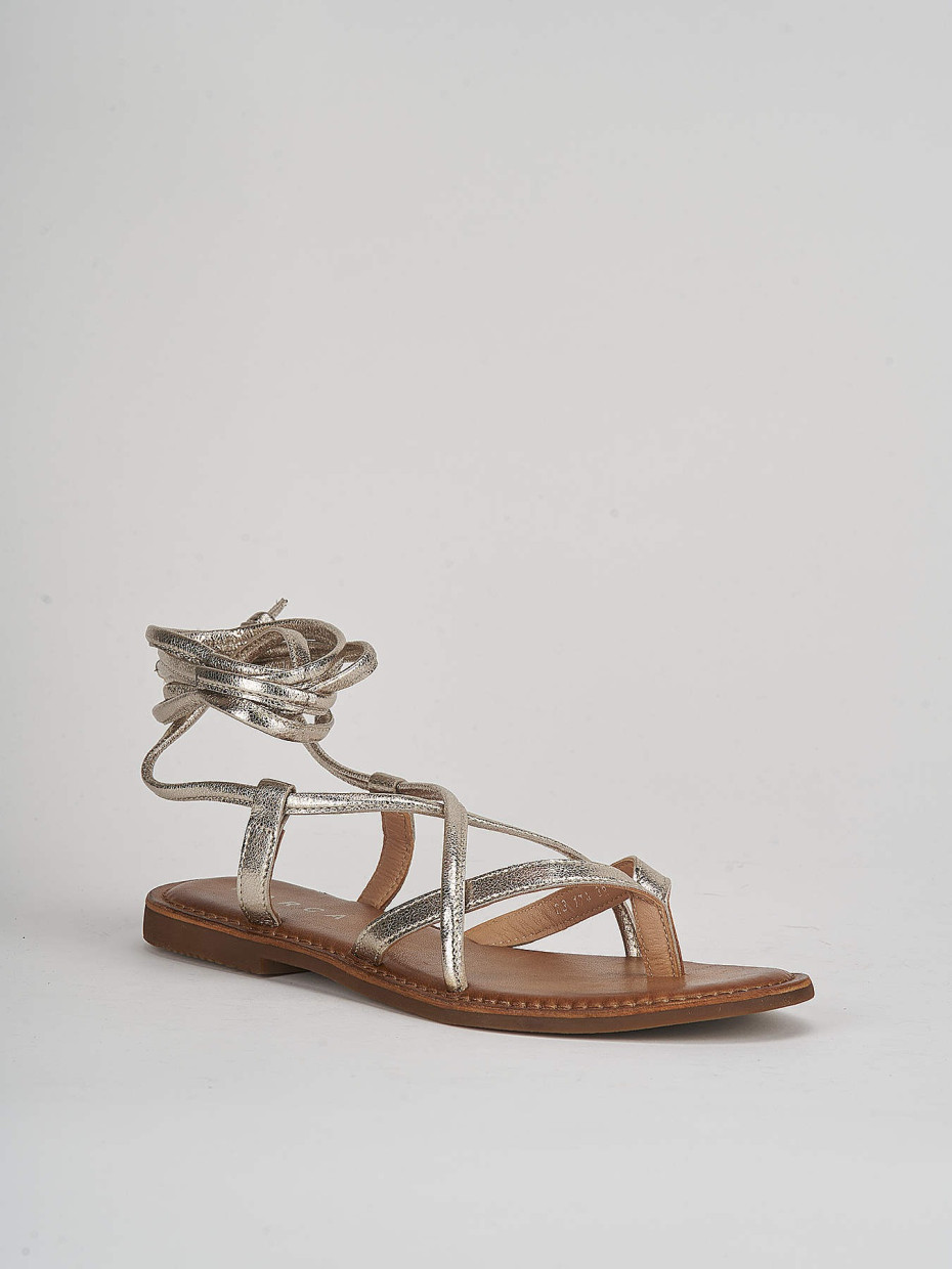 Low heel sandals heel 1 cm gold leather