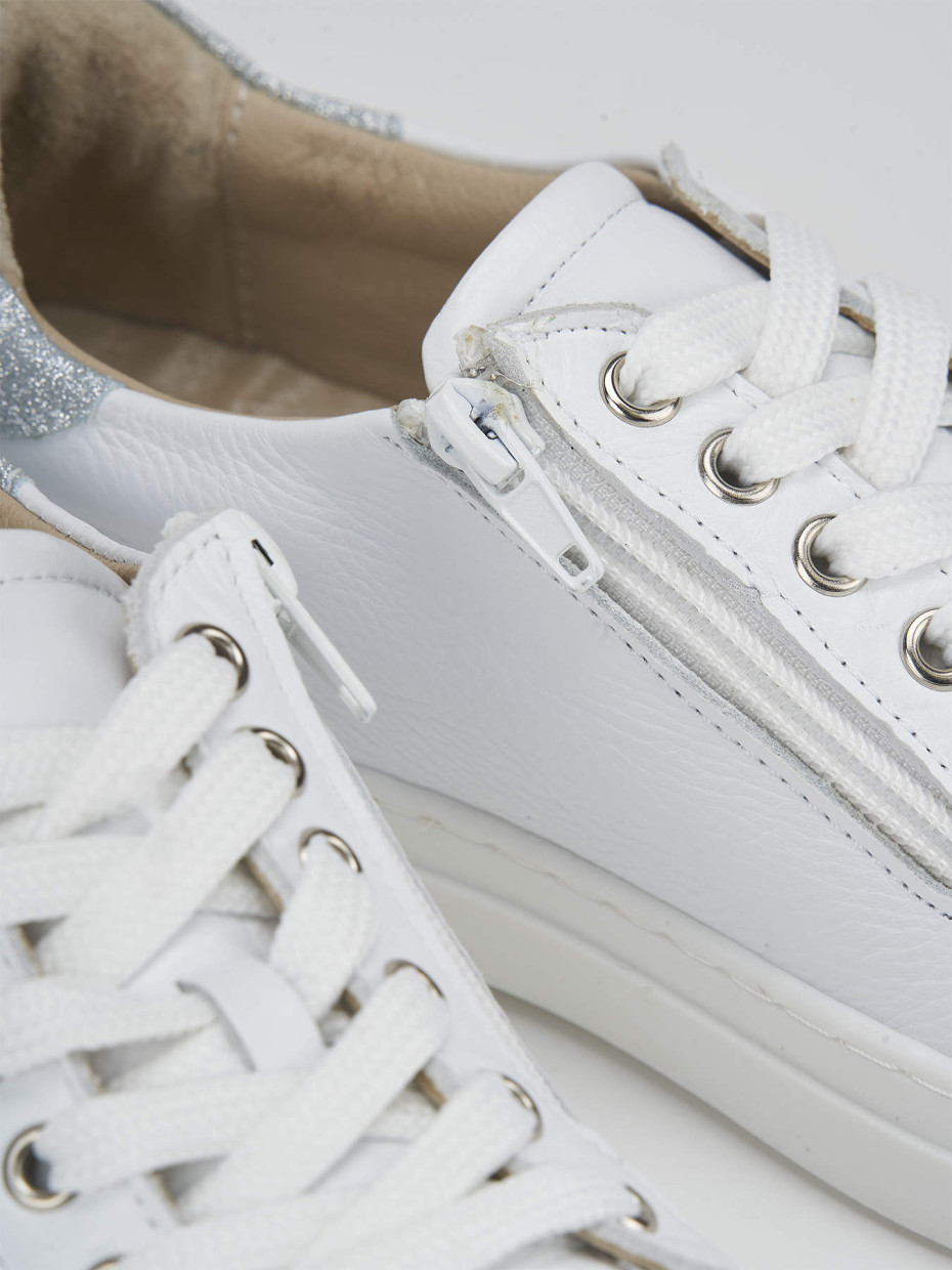 Sneakers white leather