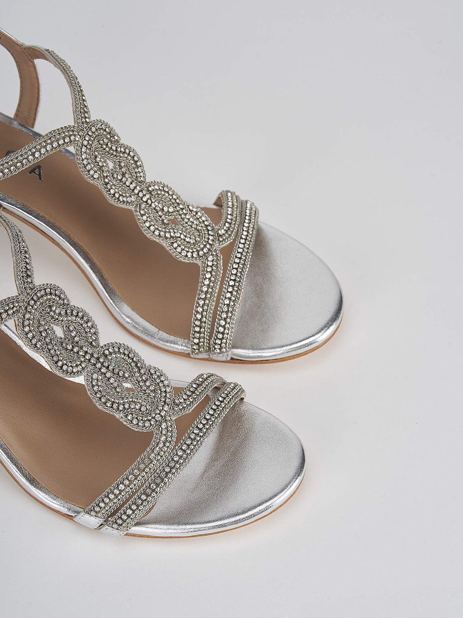 Silver sandals size 7 on sale