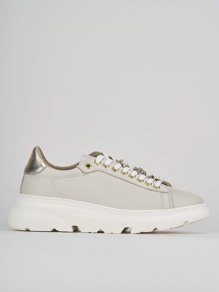 Sneakers beige leather