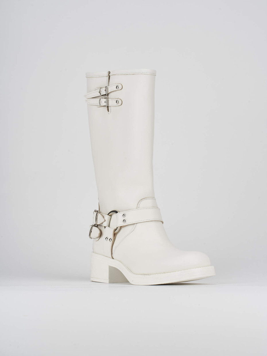 Low heel boots heel 4 cm white leather