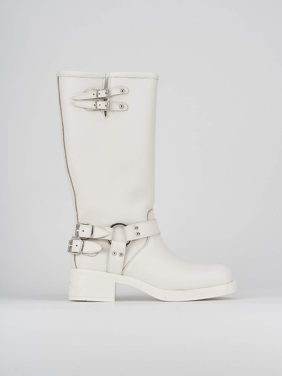 Low heel boots heel 4 cm white leather