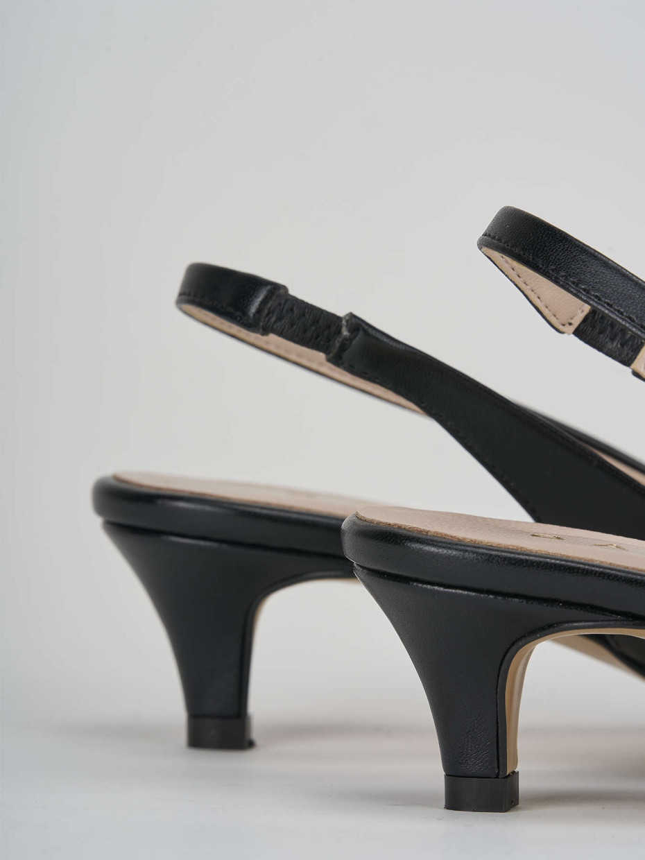 Pumps heel 3 cm black leather
