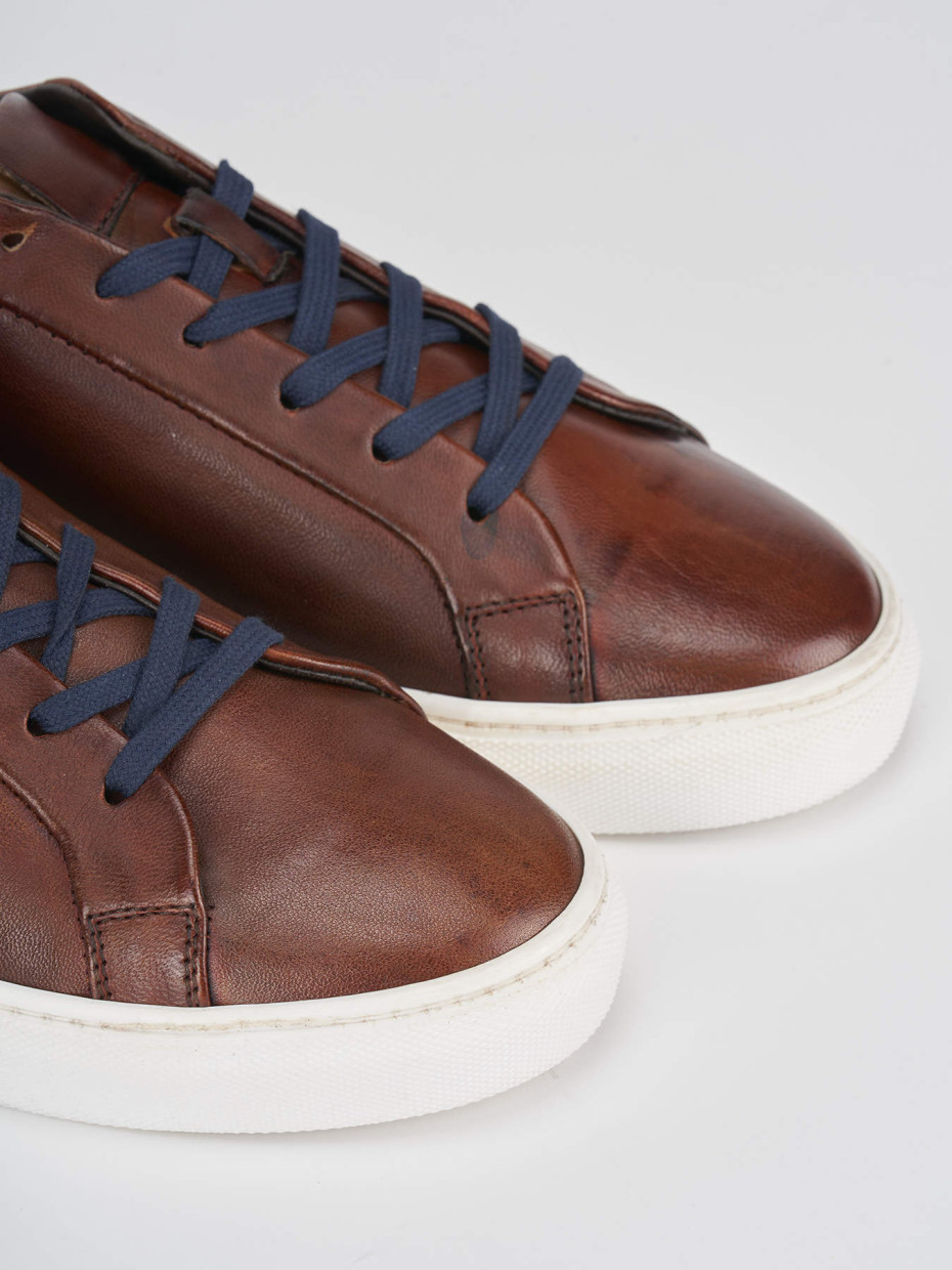 Sneakers brown leather