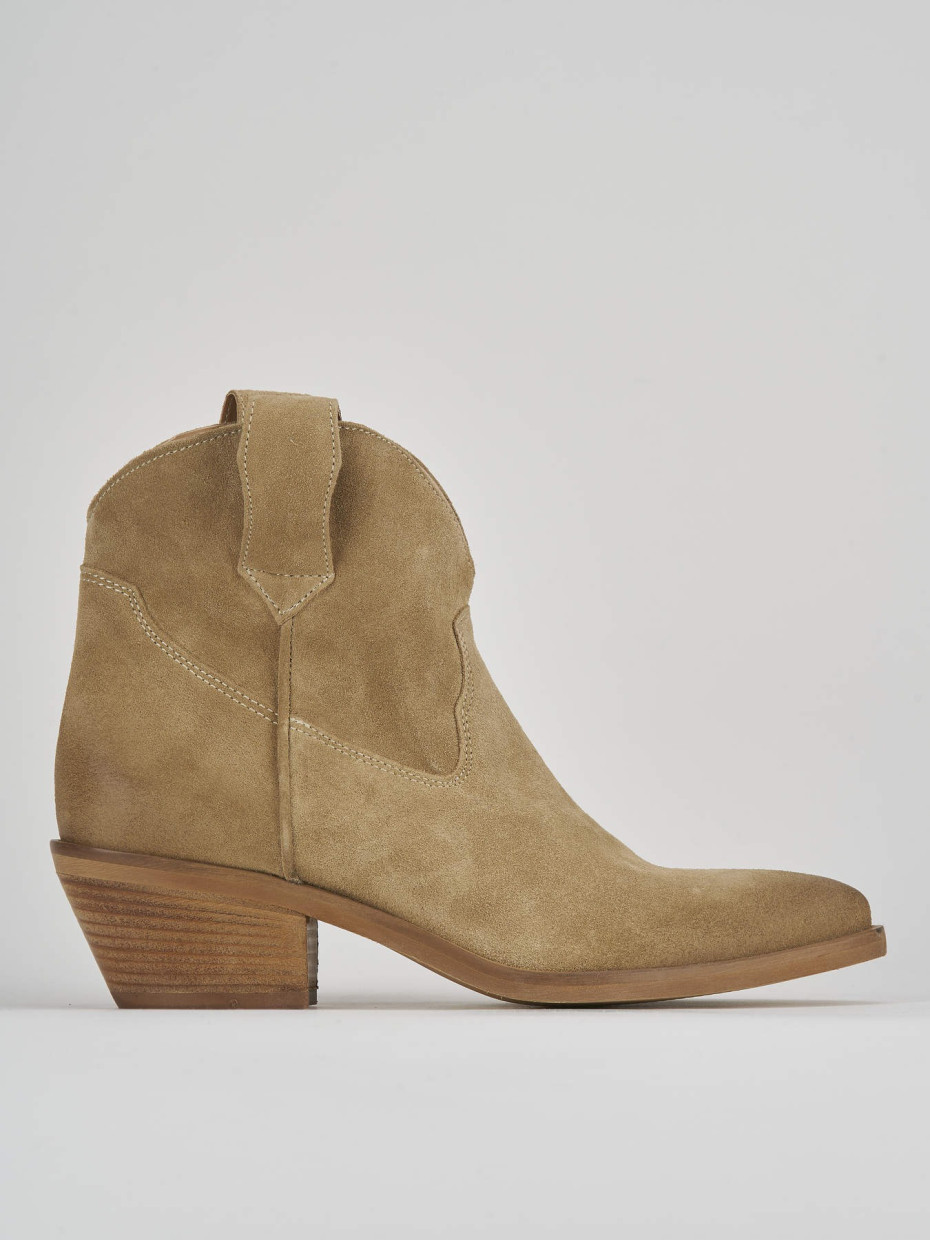 Low heel ankle boots heel 4 cm beige suede