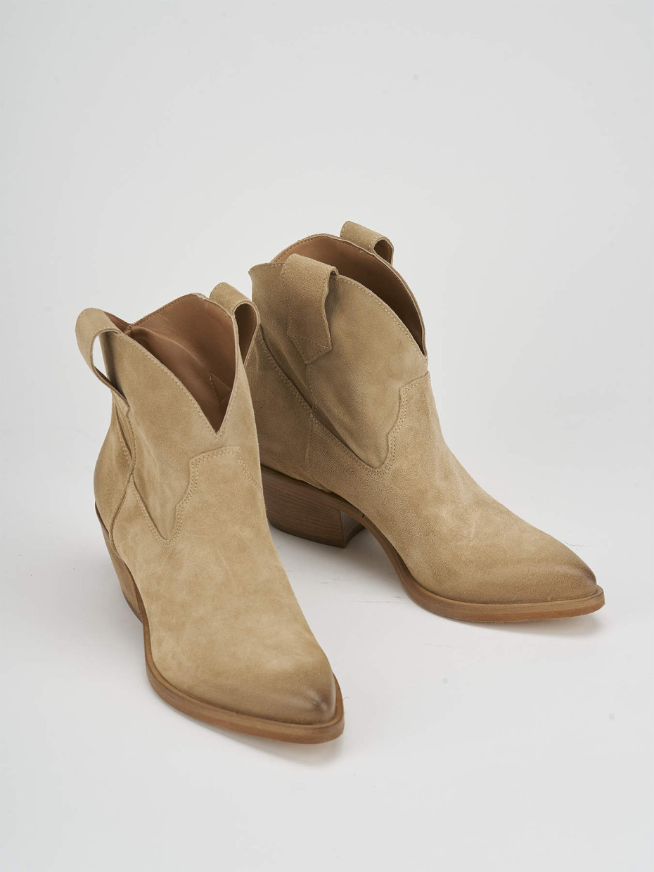 Low heel ankle boots heel 4 cm beige suede