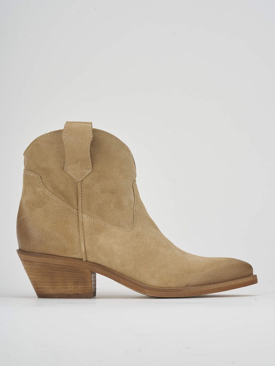 Low heel ankle boots heel 4 cm beige suede