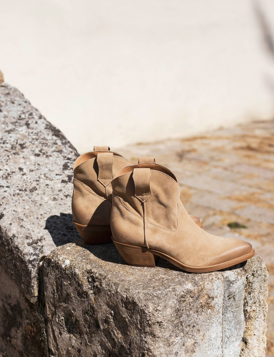 Low heel ankle boots heel 4 cm beige suede