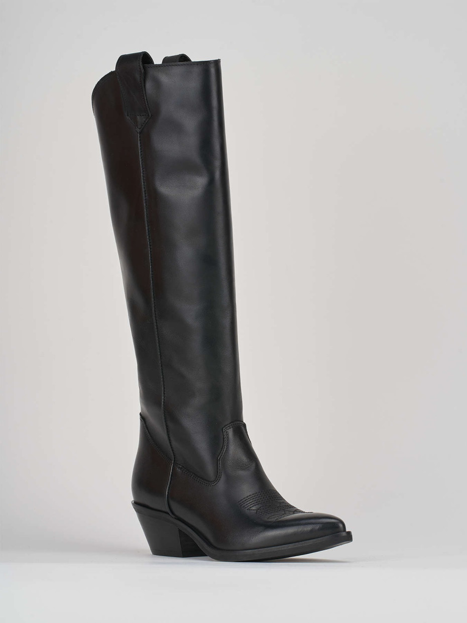 Low heel boots heel 4 cm black leather