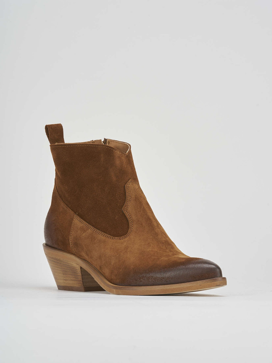 Low heel ankle boots heel 4 cm brown suede