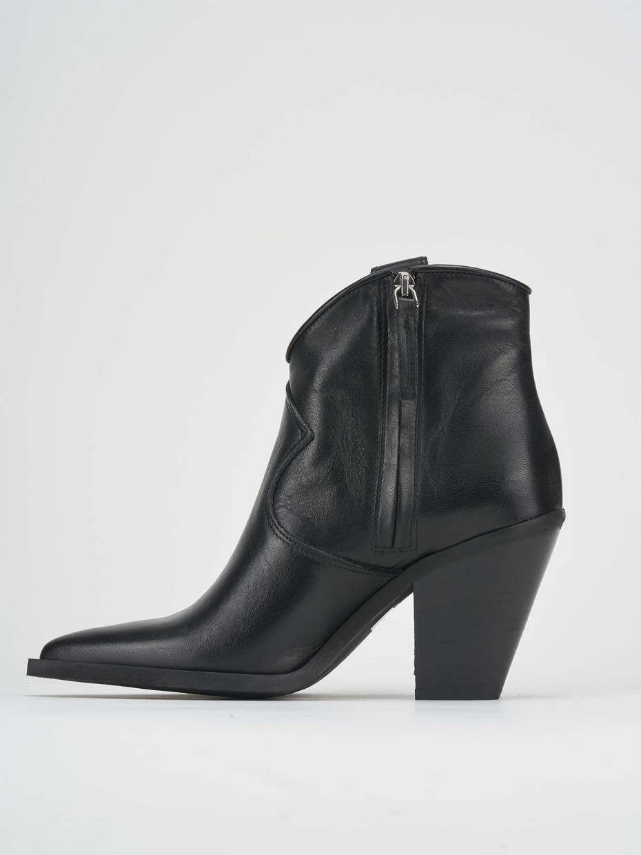 Low heel ankle boots heel 4 cm black leather