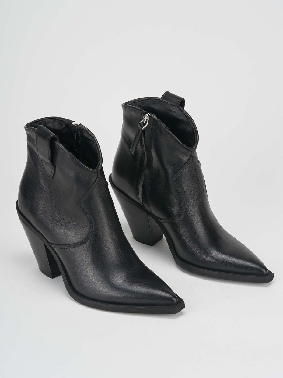 Low heel ankle boots heel 4 cm black leather