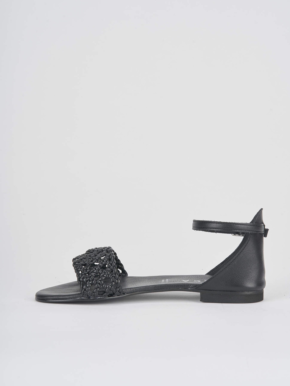 Low heel sandals heel 1 cm black leather