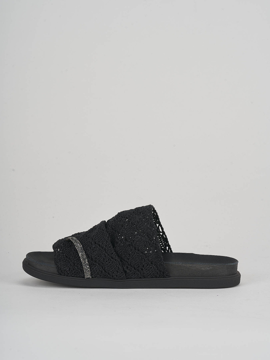 Slippers heel 1 cm black leather