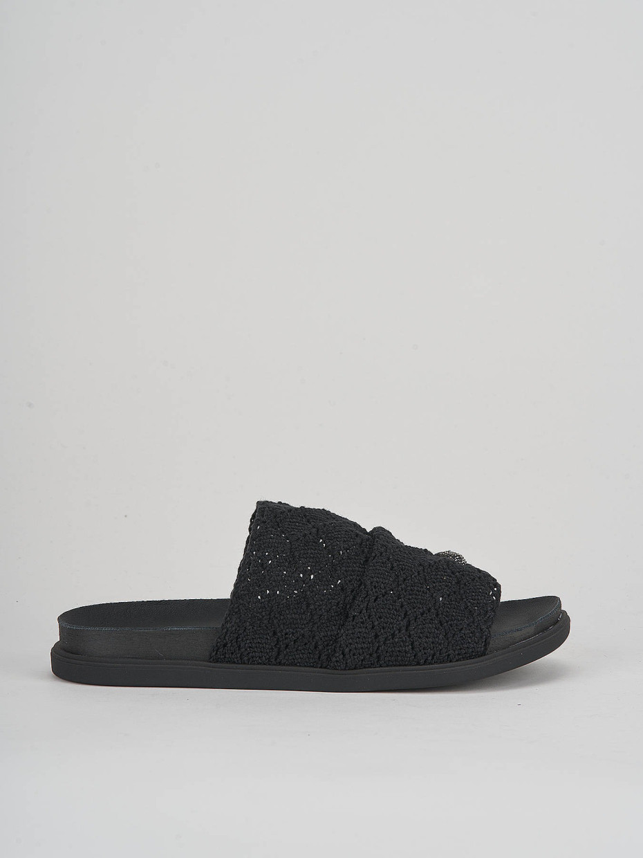 Slippers heel 1 cm black leather