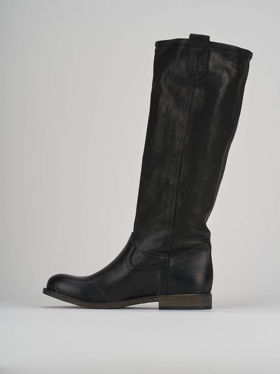 Low heel boots heel 1 cm black leather