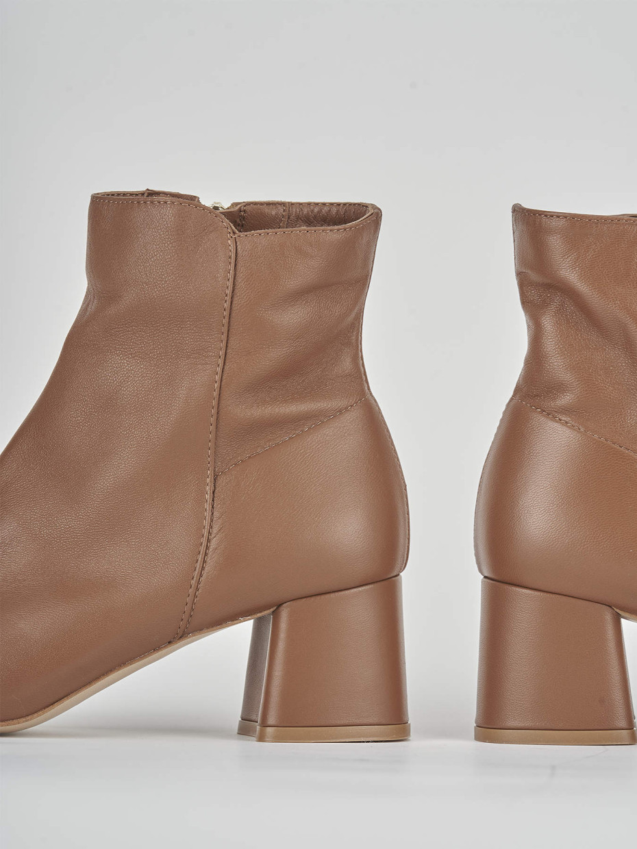 High heel ankle boots heel 5 cm brown leather