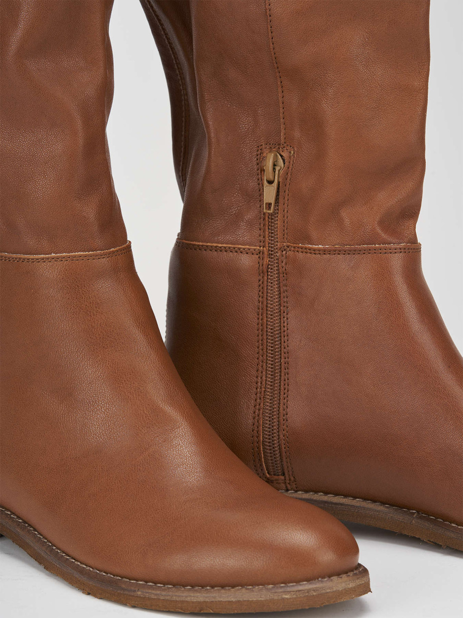 Low heel boots heel 1 cm brown leather