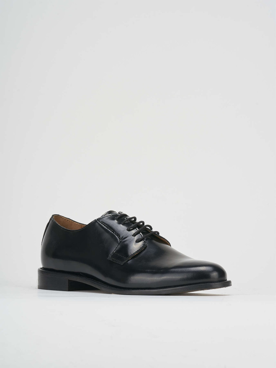 Lace-up shoes black leather