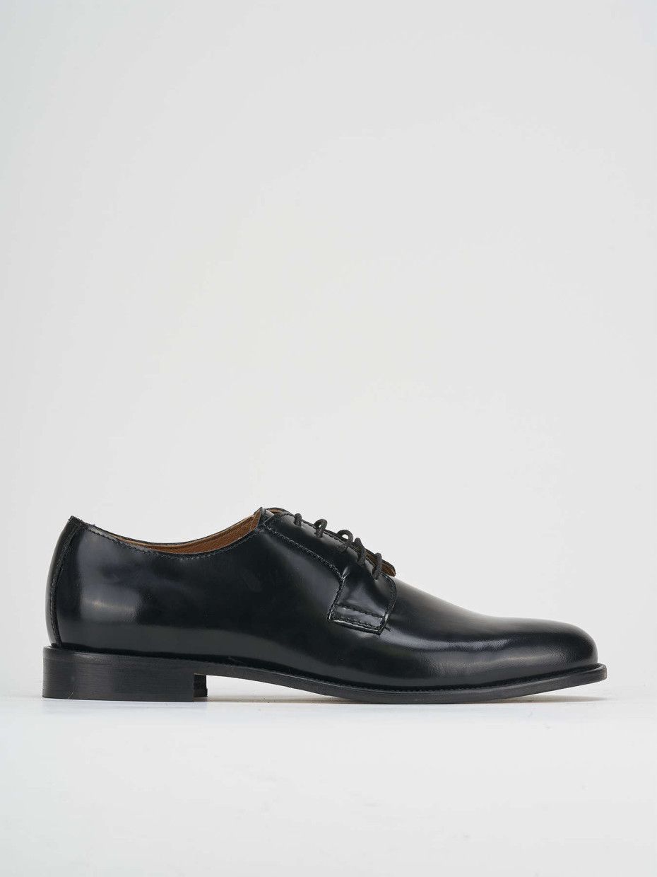 Lace-up shoes black leather