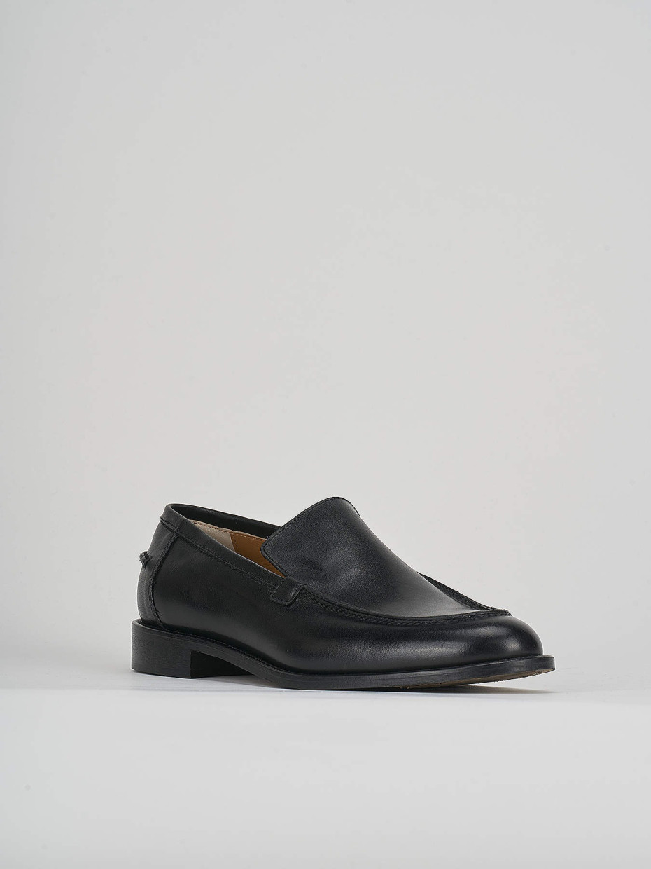 Loafers heel 1 cm black leather