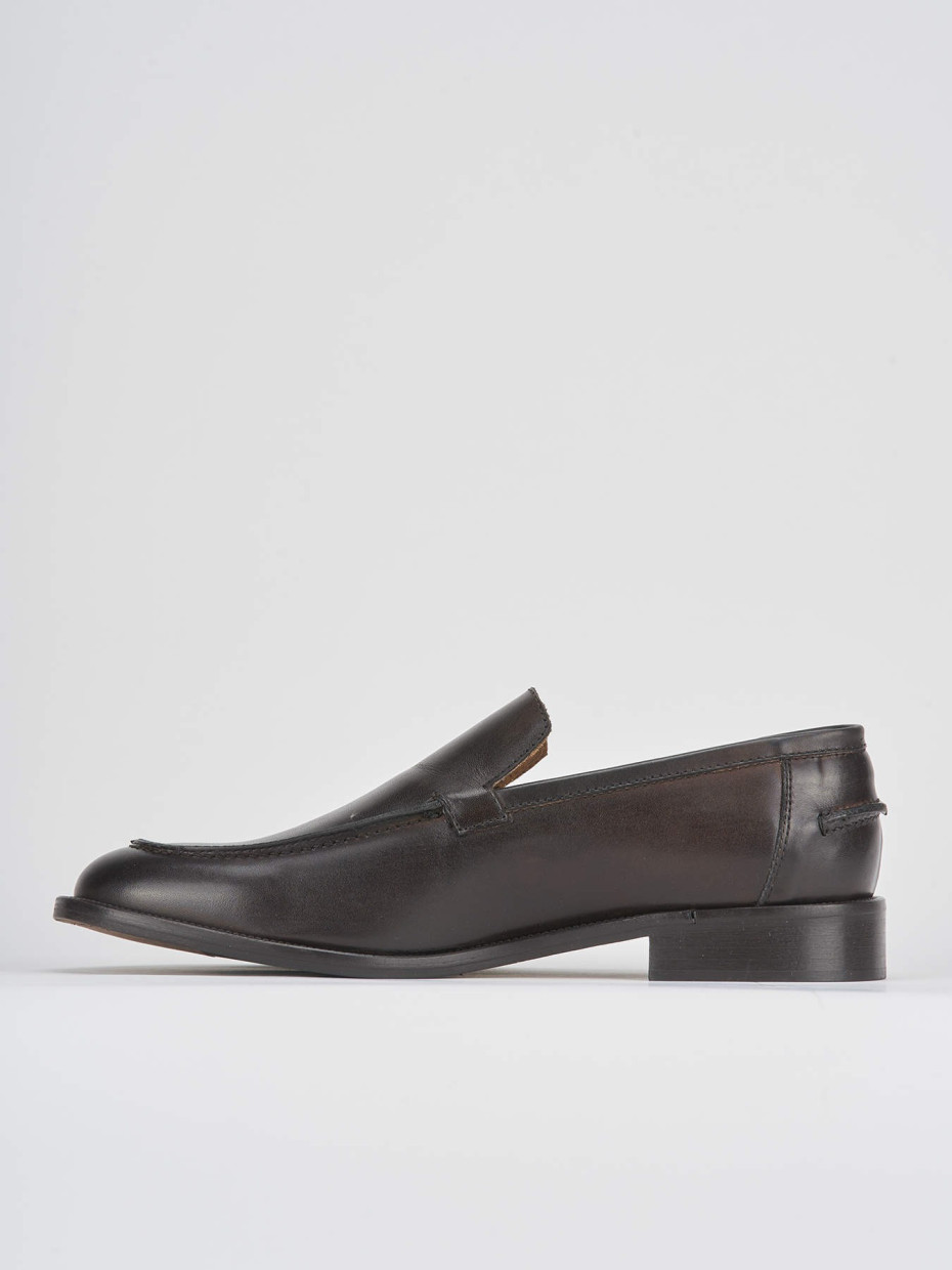 Loafers dark brown leather