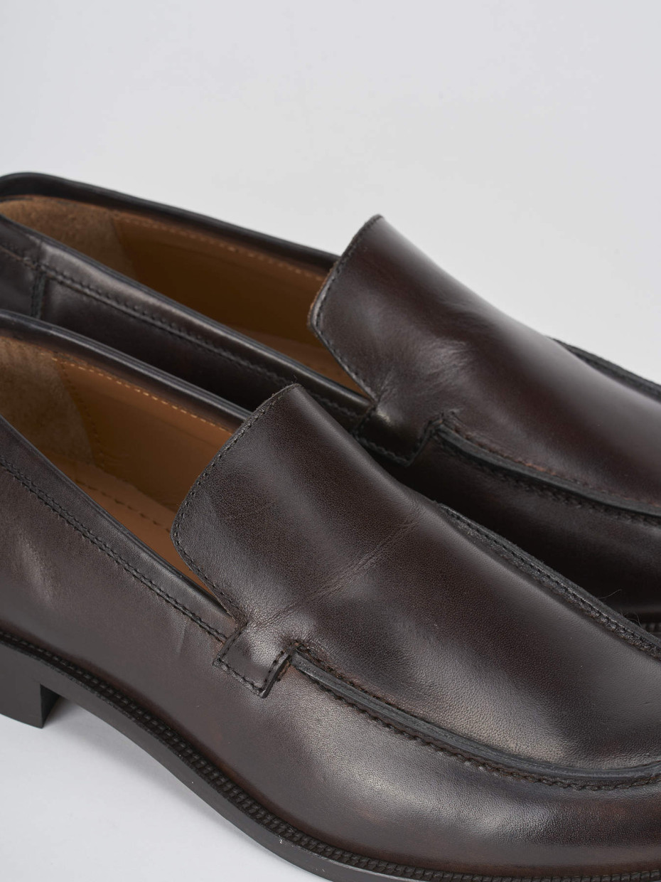 Loafers dark brown leather