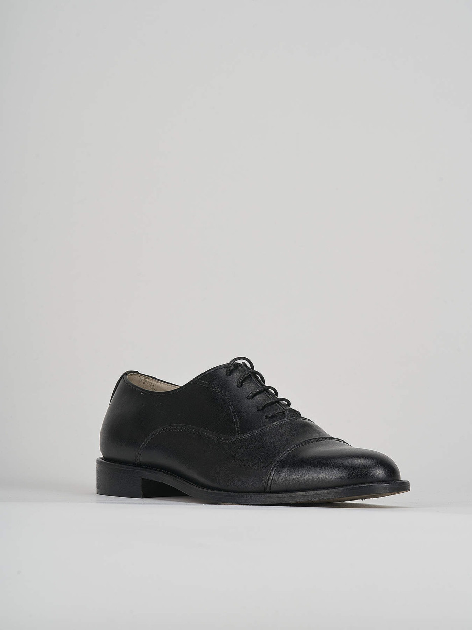 Lace-up shoes black leather