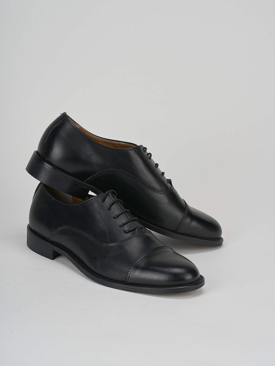 Lace-up shoes black leather