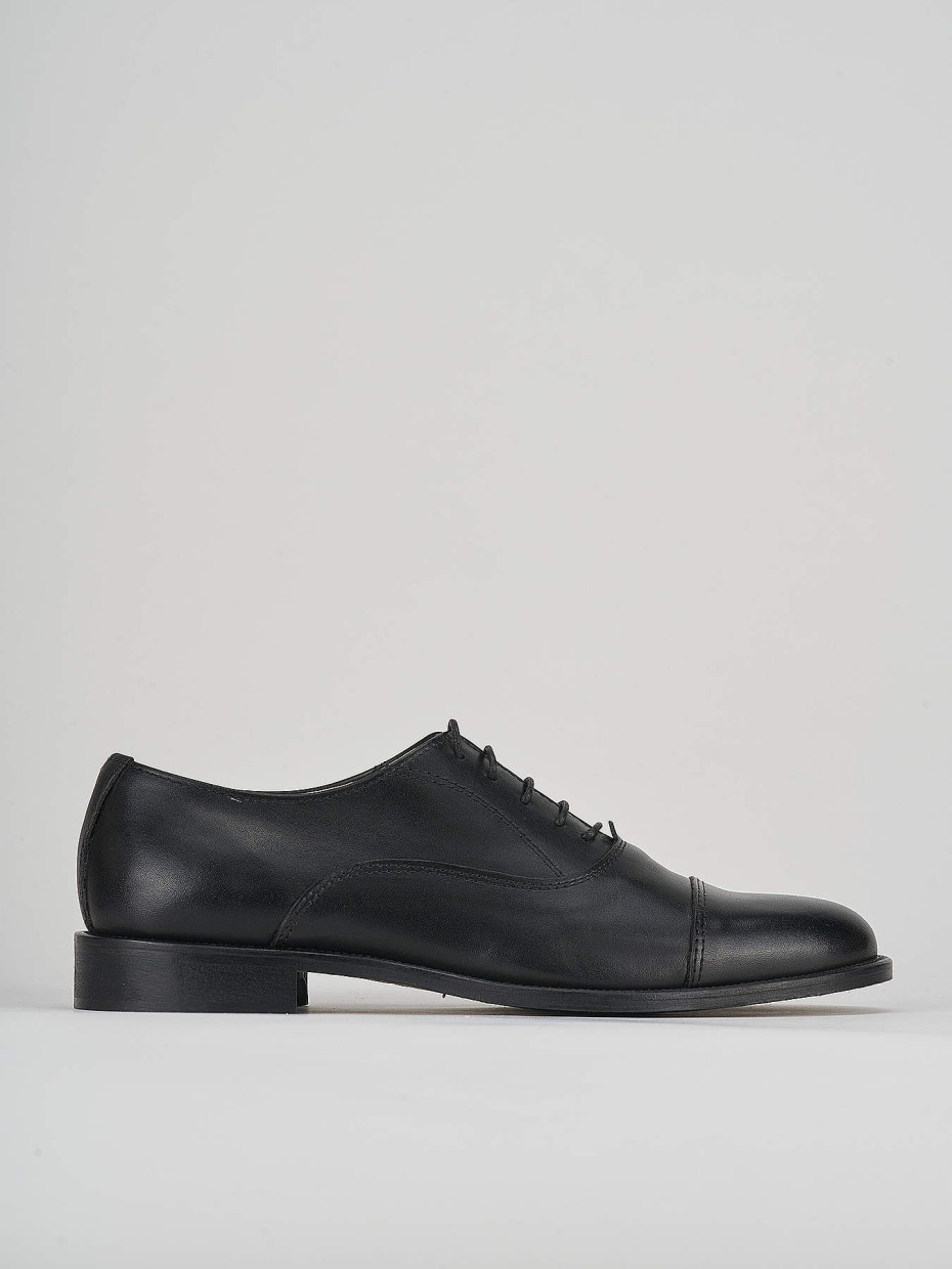 Lace-up shoes black leather