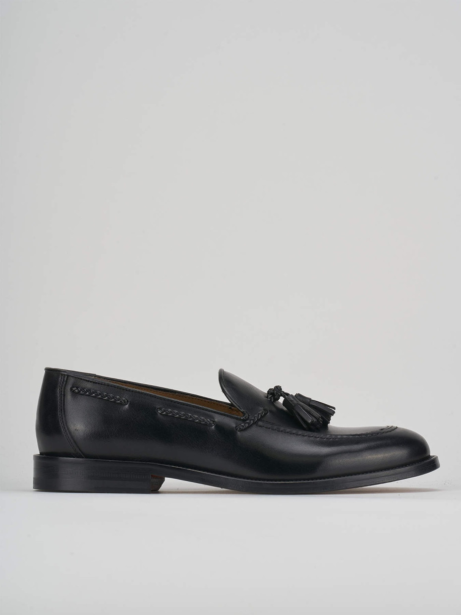 Loafers heel 2 cm black leather