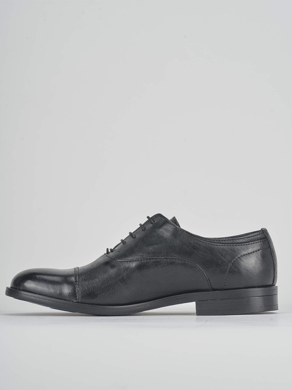 Lace-up shoes black leather