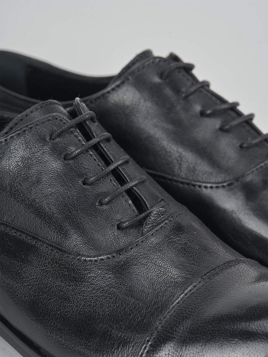 Lace-up shoes black leather