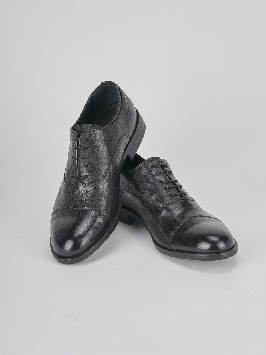 Lace-up shoes black leather