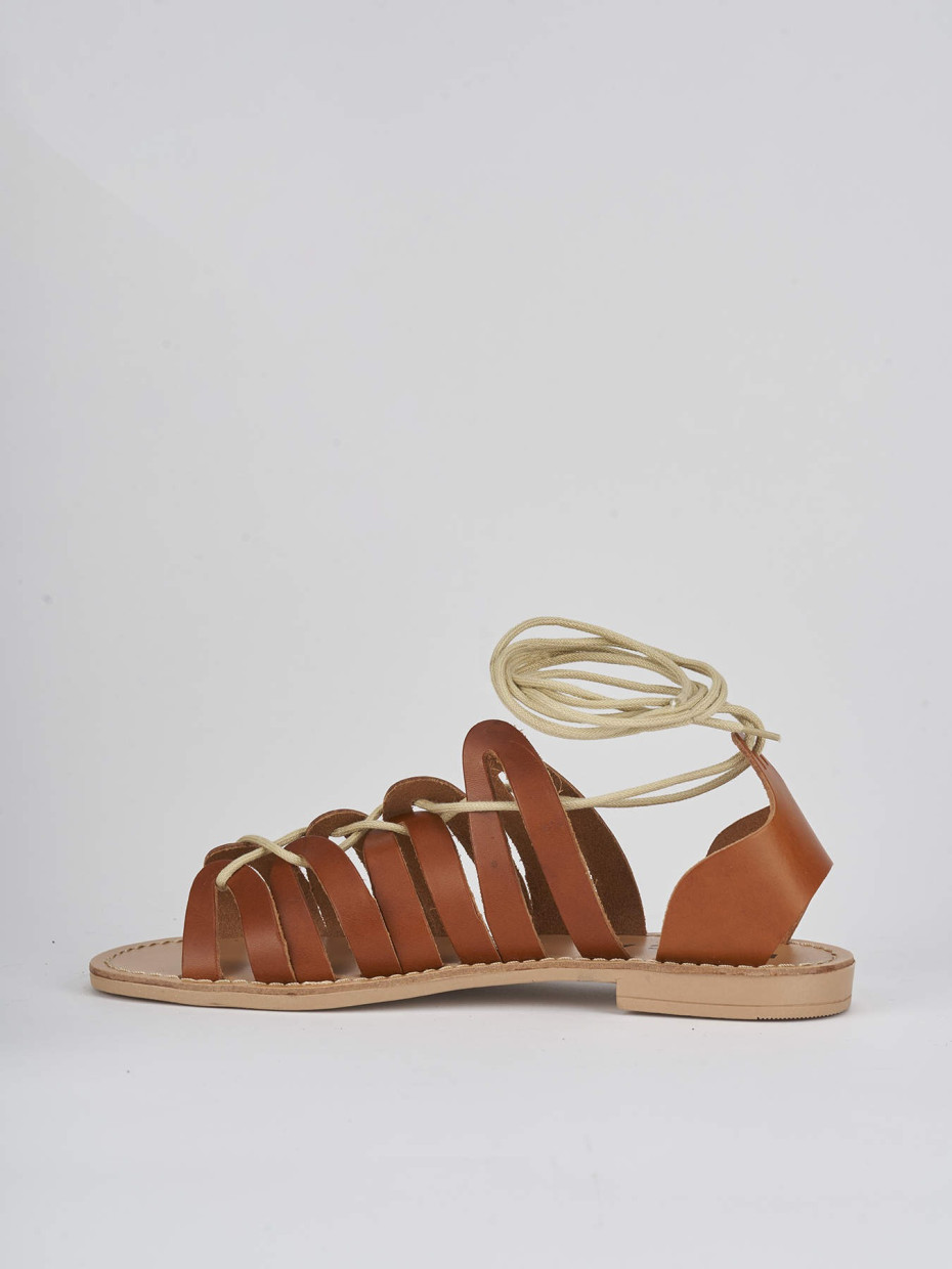 Low heel sandals heel 1 cm brown leather