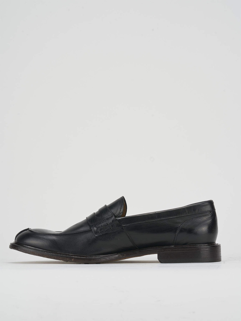 Loafers heel 1 cm black leather