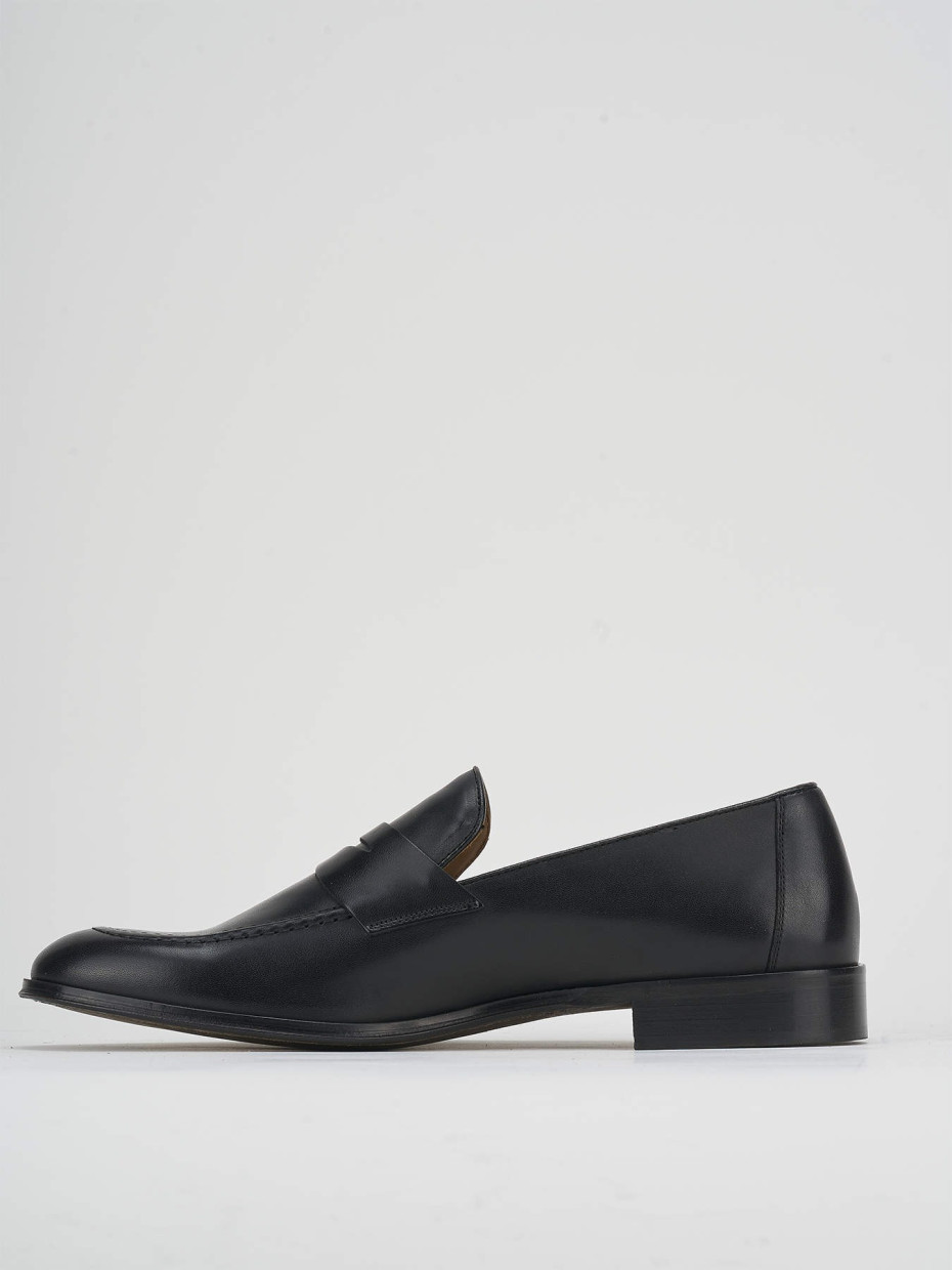 Loafers heel 1 cm black leather